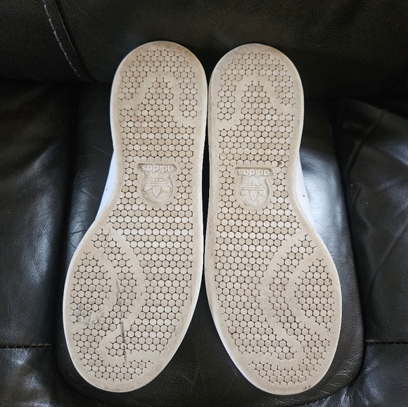 Adidas Women's Stan Smith White and Navy Blue Sneakers - Picture 4 of 7